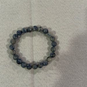 Stretchy beaded bracelet